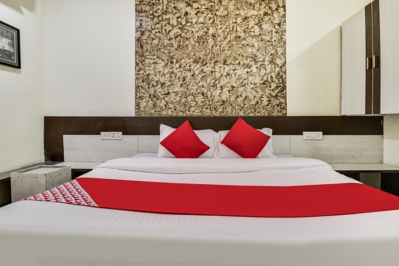 OYO 69828 Hotel Aryan Khamgaon Bagian luar foto