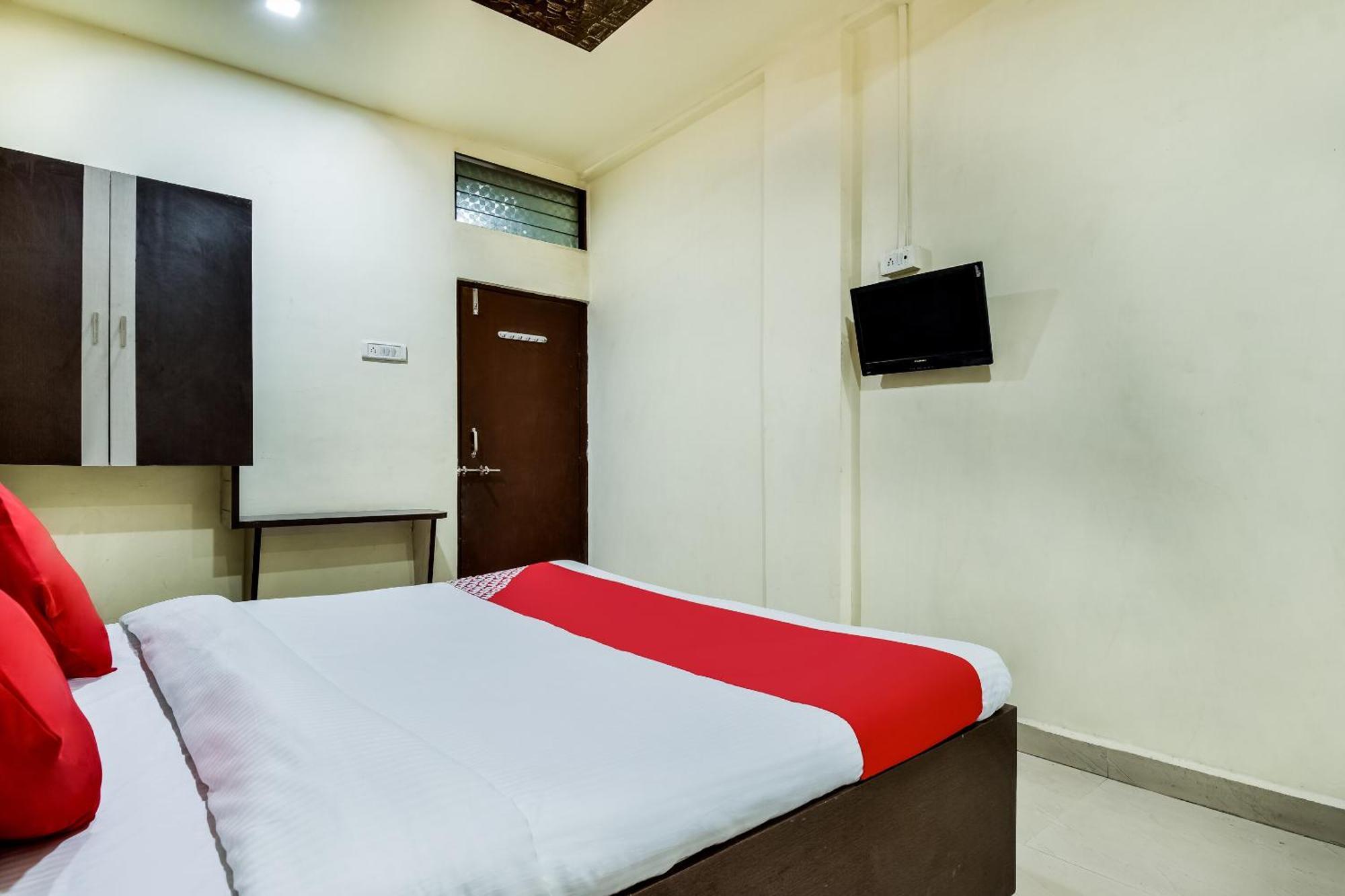 OYO 69828 Hotel Aryan Khamgaon Bagian luar foto