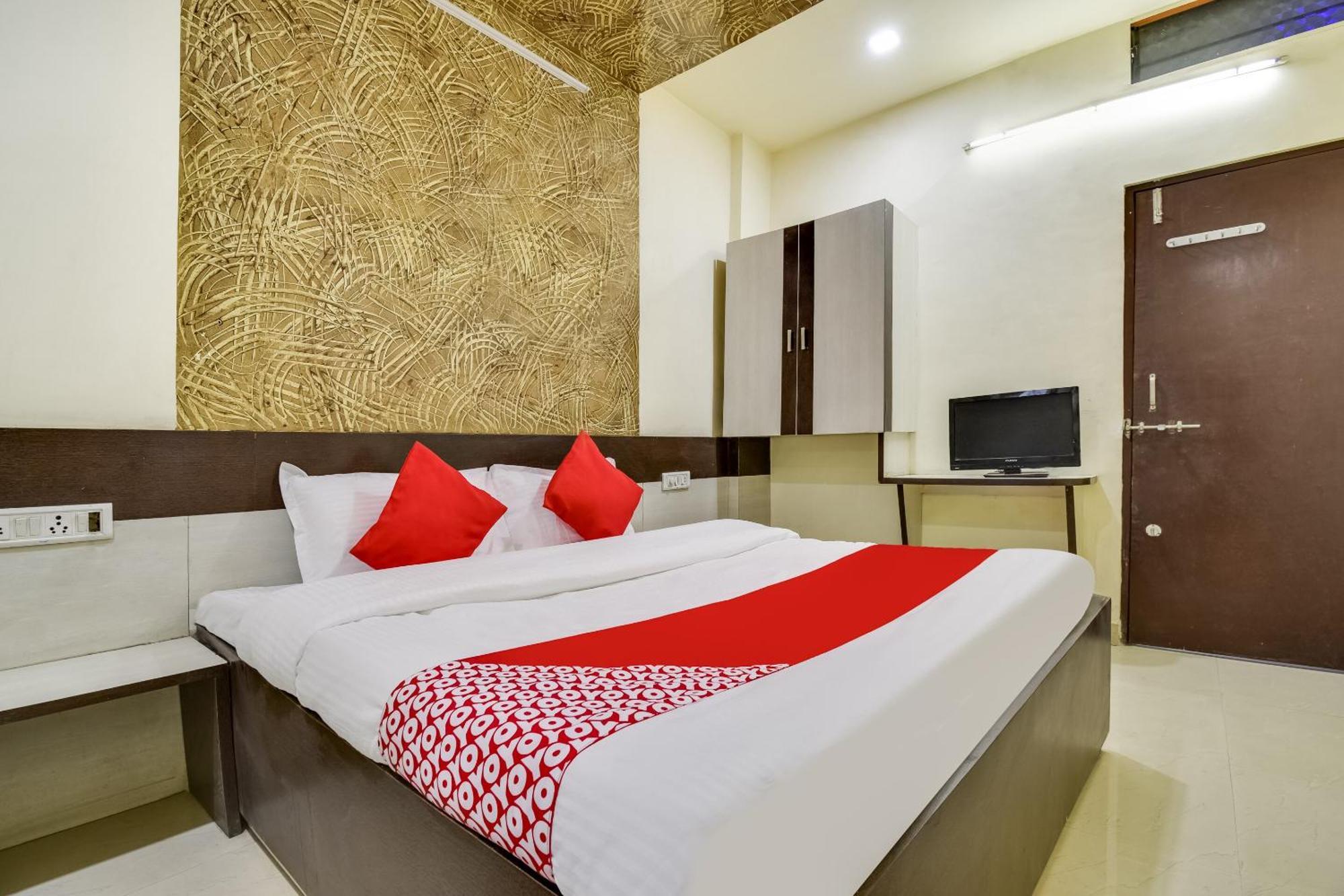 OYO 69828 Hotel Aryan Khamgaon Bagian luar foto