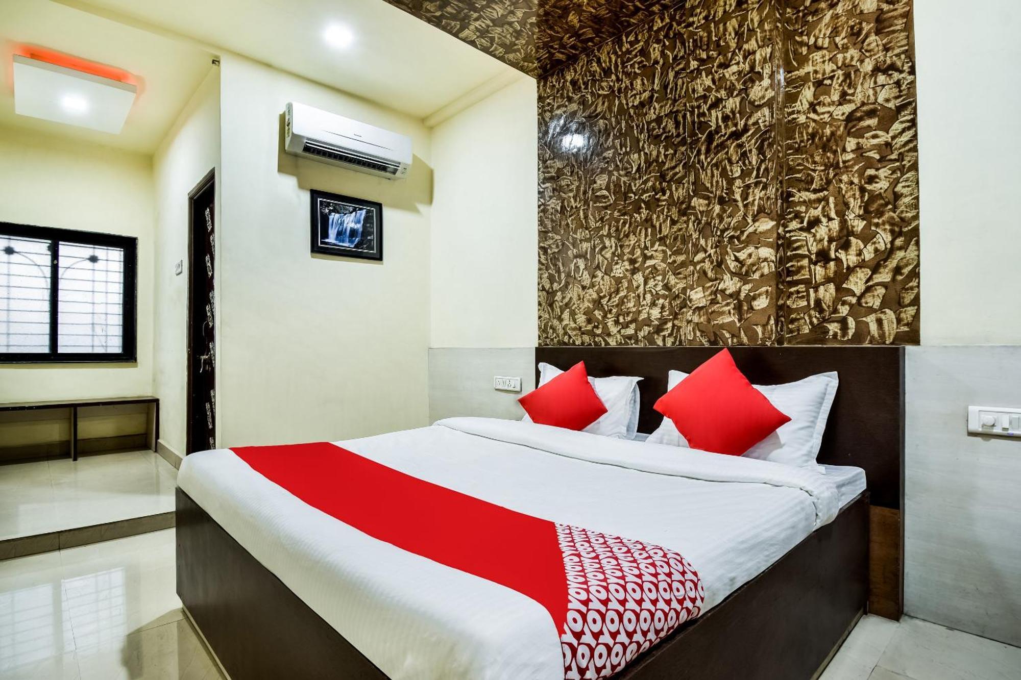 OYO 69828 Hotel Aryan Khamgaon Bagian luar foto